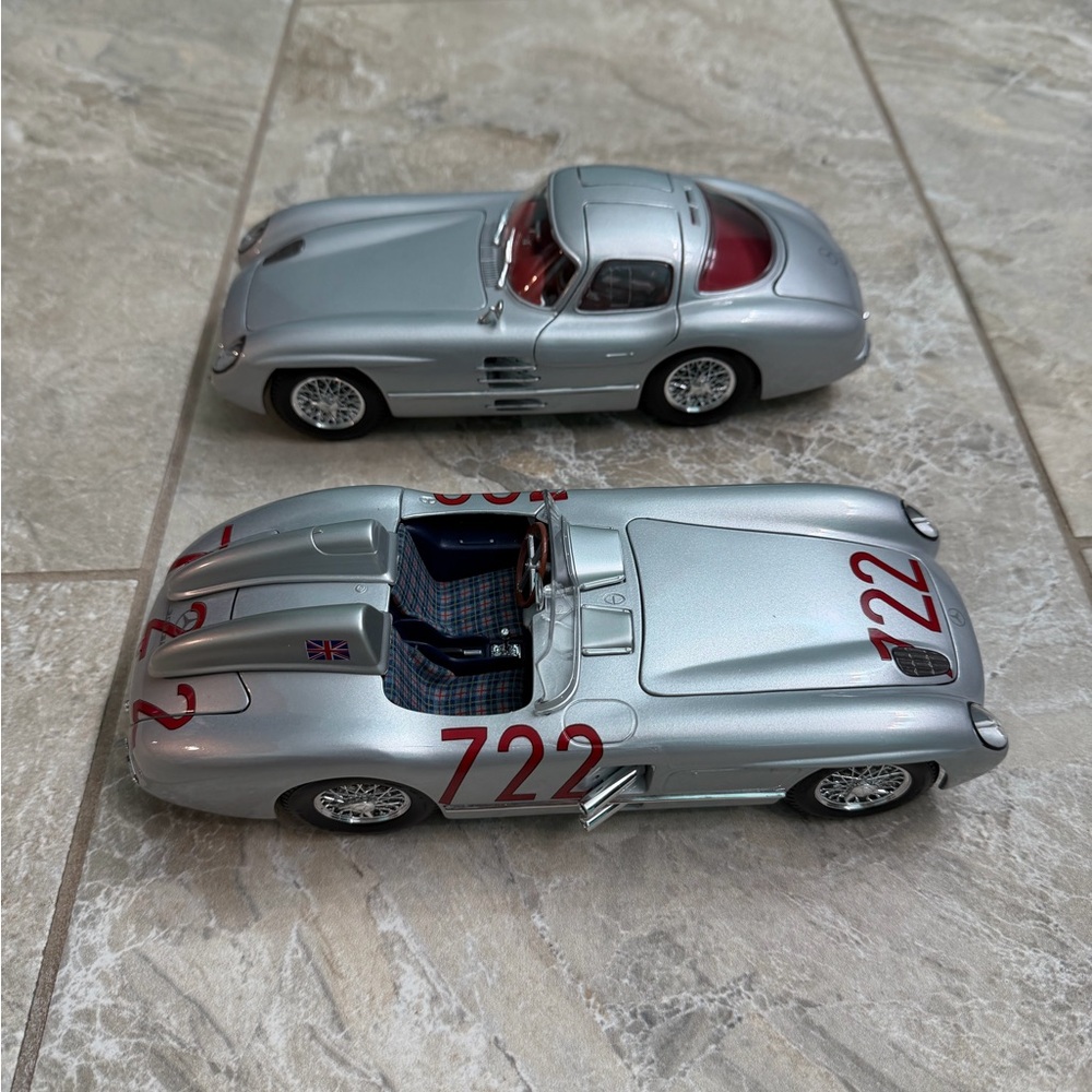 Set of 2 Mercedes Benz 300 SLR Silver Diecast Cars - Picture 5 of 12